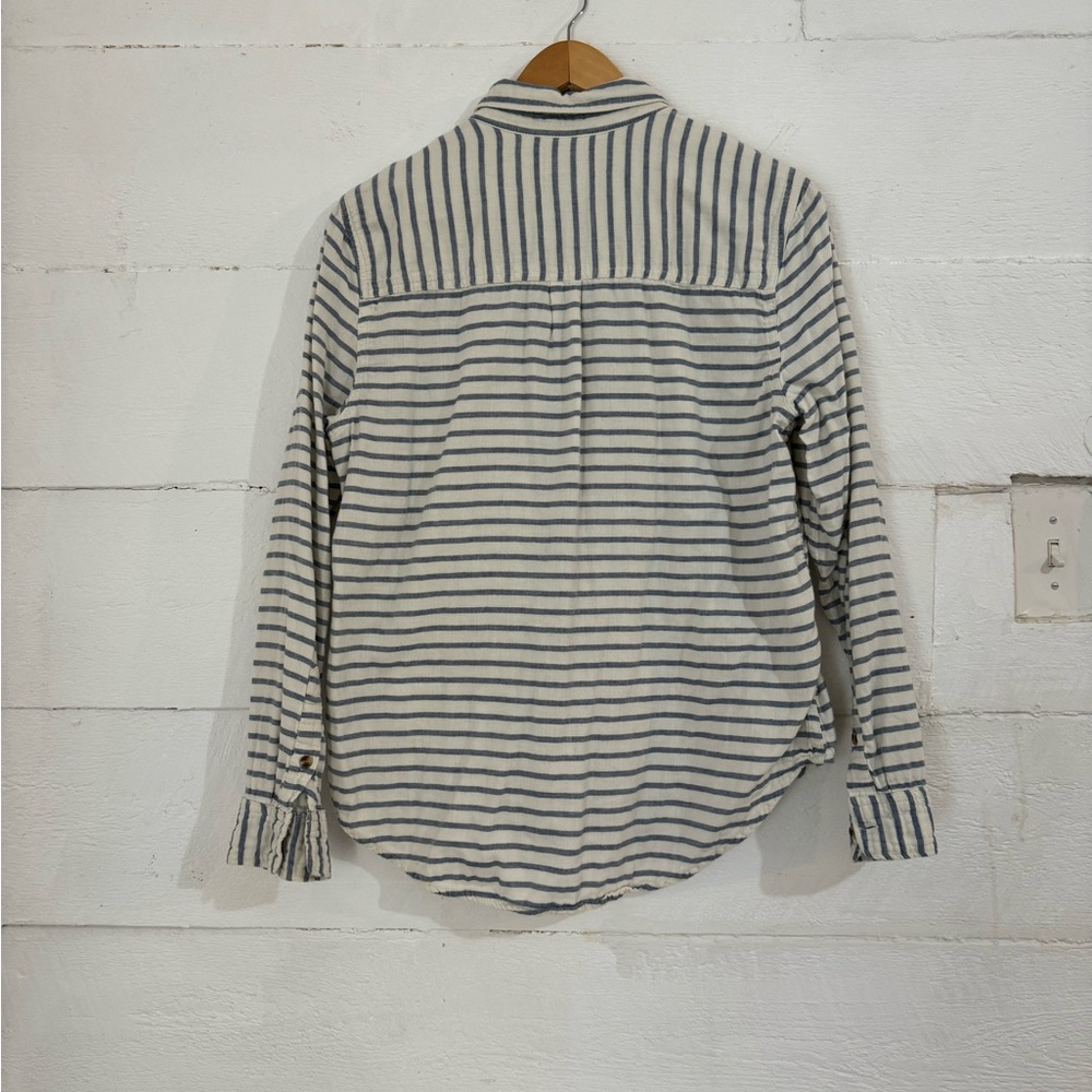 Abercrombie & Fitch Blue and White Striped Button Down Shirt, Large - Picture 3 of 6